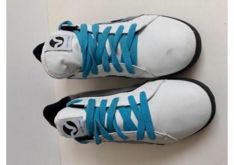 Voi Jeans trainers