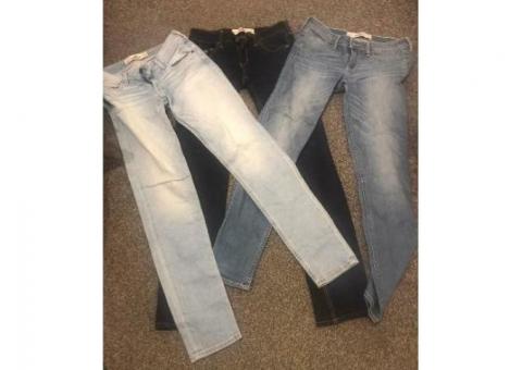 3 pairs hollister jeans as new