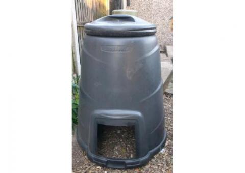 Free 330 litre comoost bin