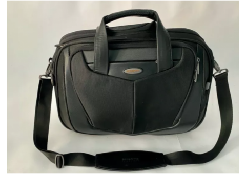 Samsonite exclusive laptop / document bag. Very good condition. Over £150 when new.